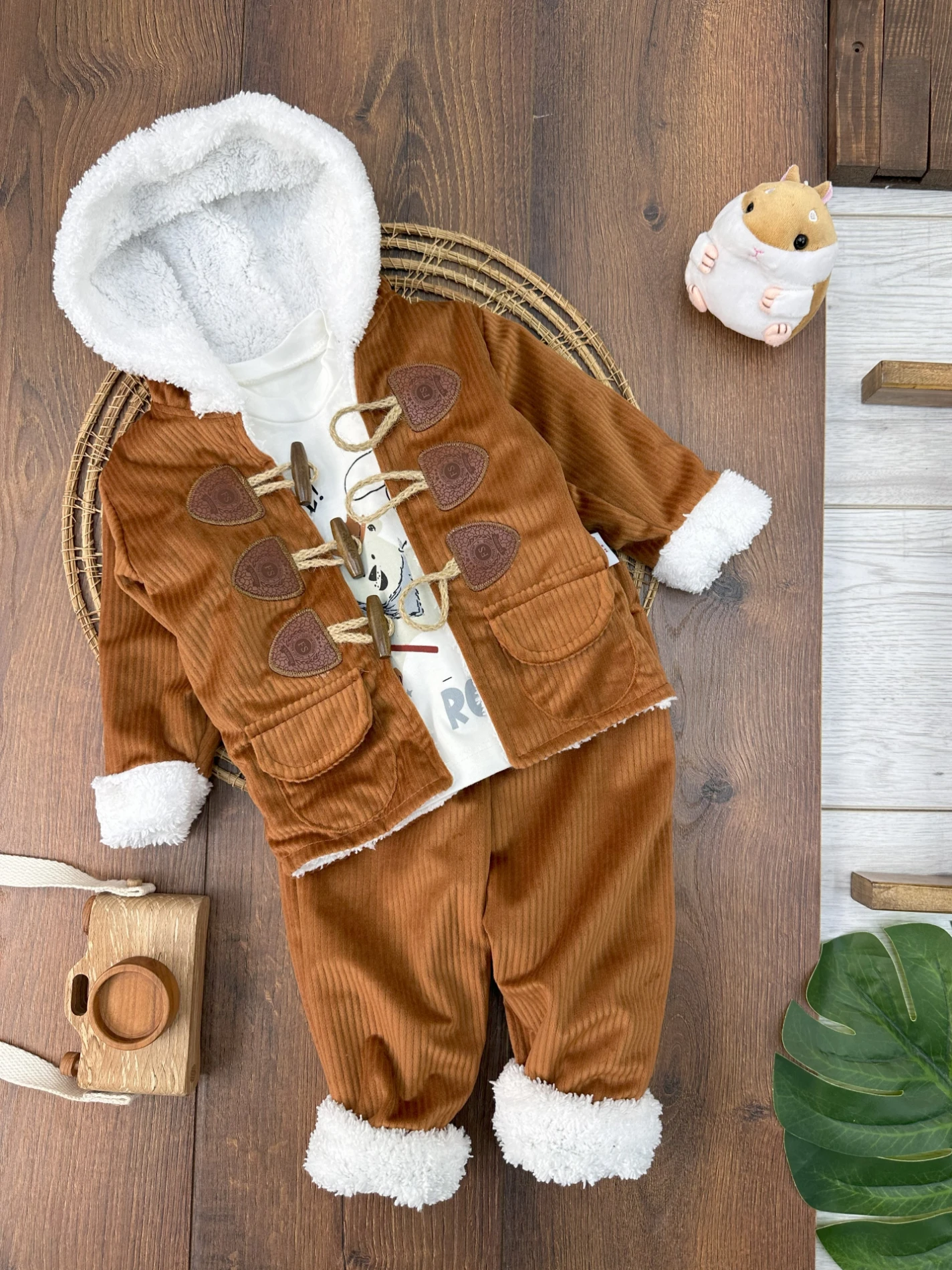 Kadife Düğme Detaylı İçi Kürklü Badili 3lü Kışlık Erkek Bebek Takım - HARDAL