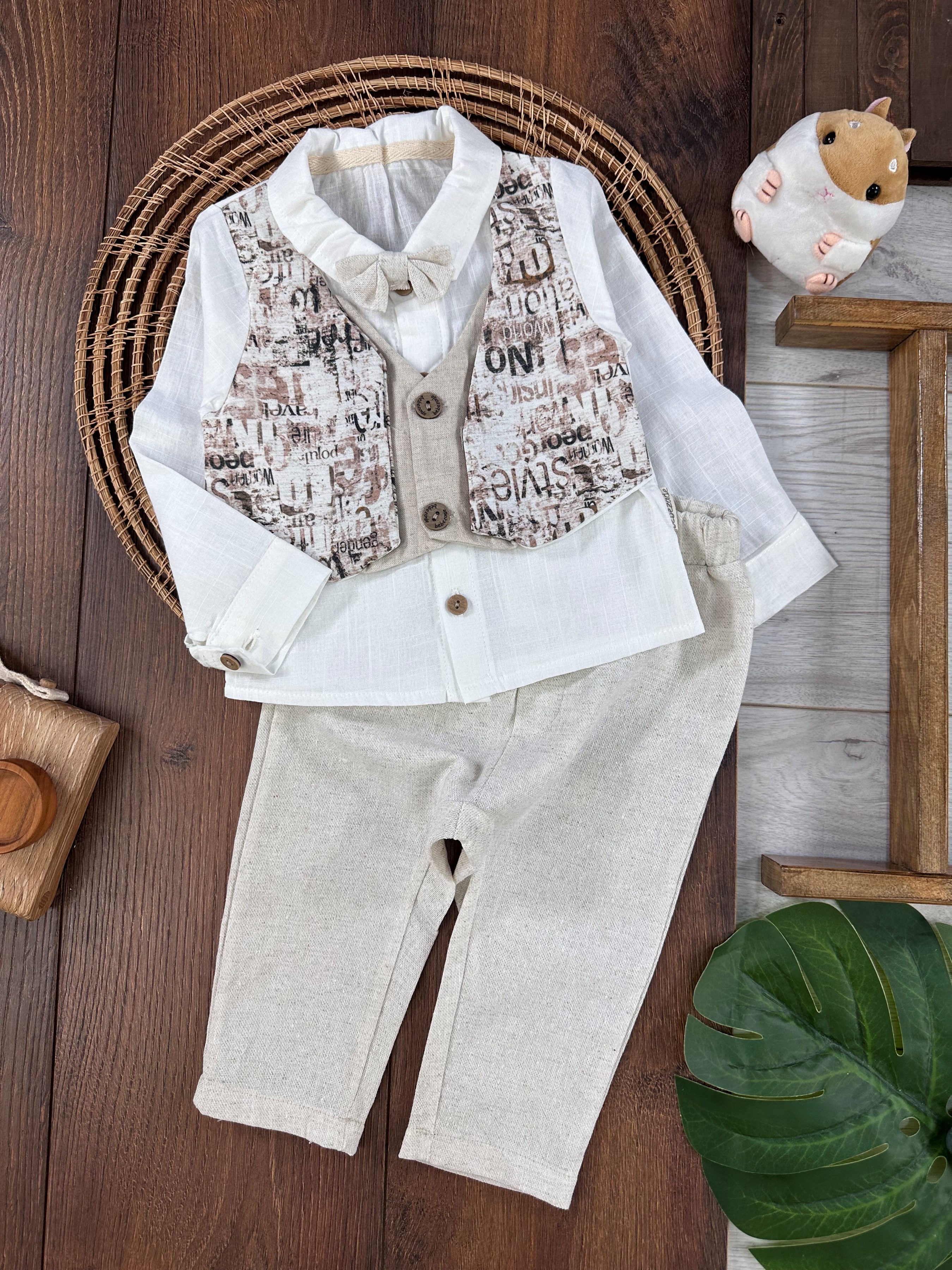 1Yaş Müslin Kumaş Sahte Yelekli Papyonlu Önden Düğmeli Erkek Takım - KREM