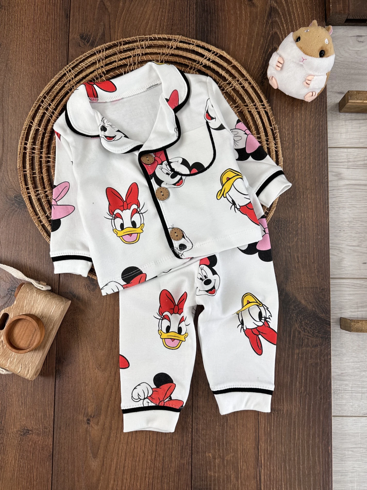 %100 Pamuk Yumuşak Doku  Minnie Mouse Baskılı Kruvaze Yaka Önden Düğmeli Mevsimlik Kız Bebek Pijama Takımı