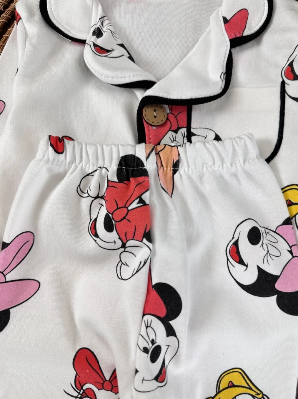 %100 Pamuk Yumuşak Doku  Minnie Mouse Baskılı Kruvaze Yaka Önden Düğmeli Mevsimlik Kız Bebek Pijama Takımı