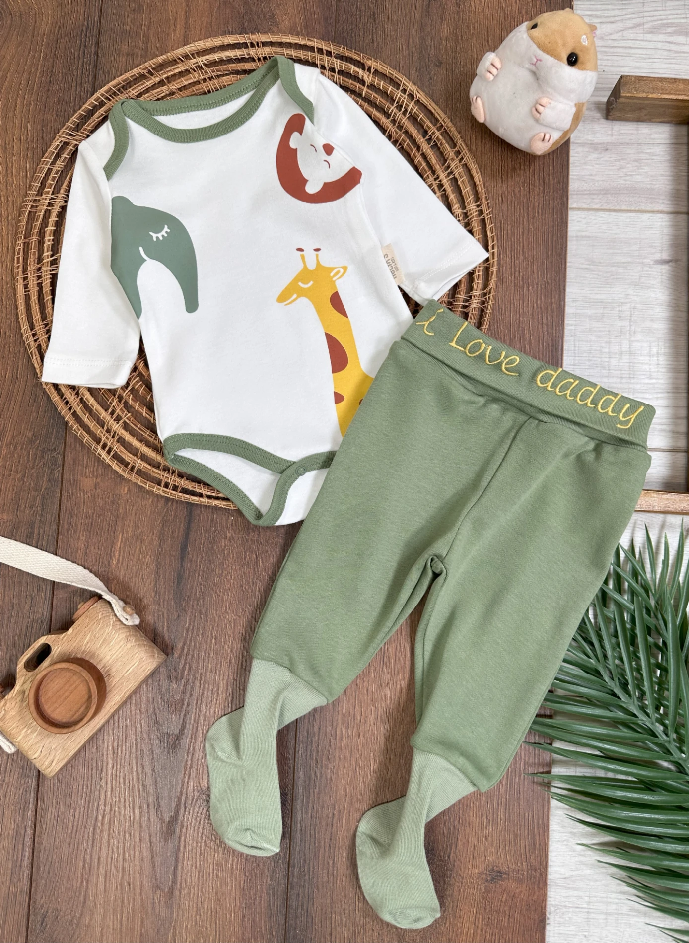 Safari Baskılı Çoraplı Alttan Çıtçıtlı Erkek Bebek Takım-Zıbın Takım - YEŞİL