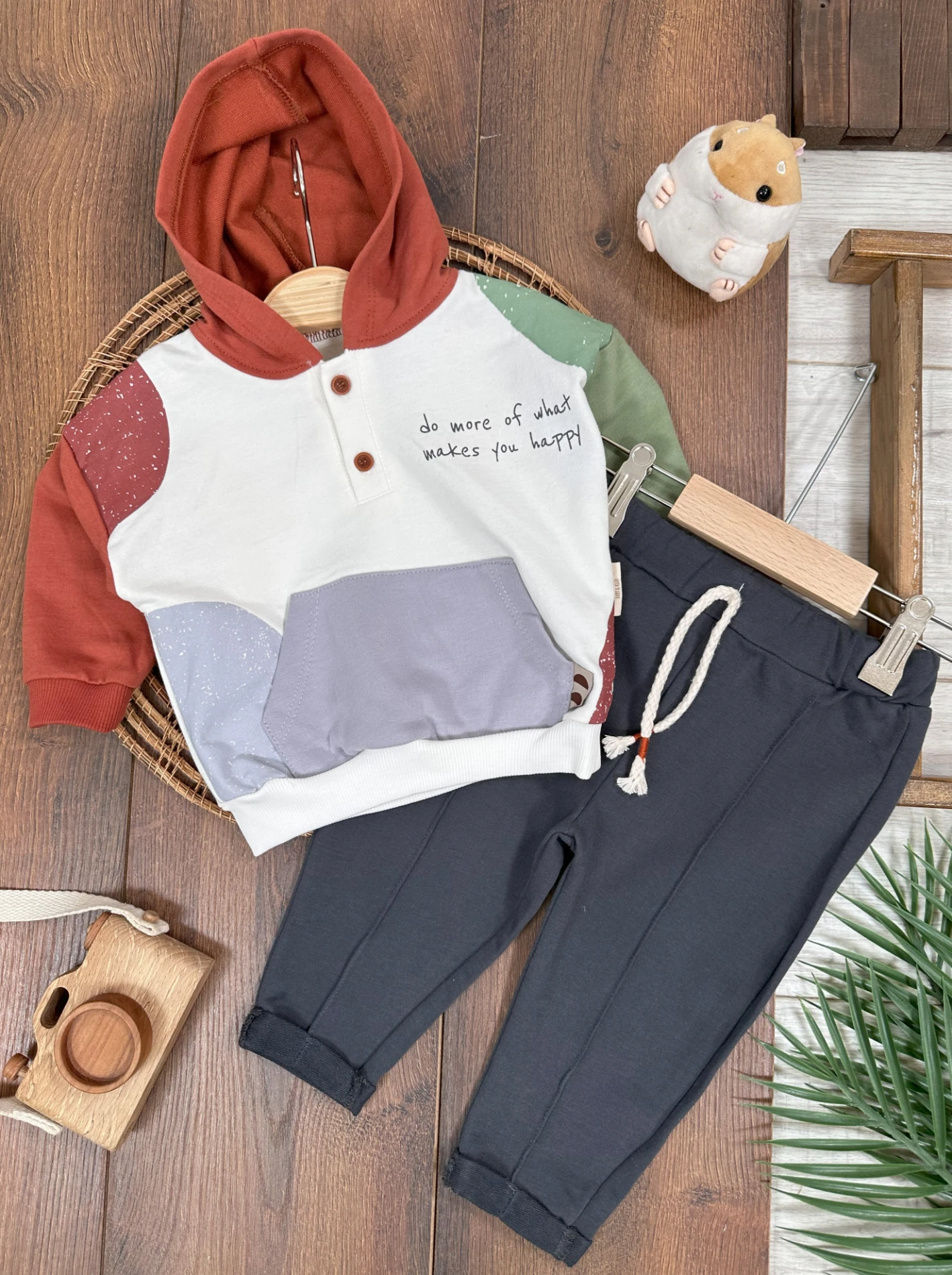 Kapüşonlu Renkli Kol Kanguru Cep Önden İki Düğmeli Erkek Bebek Takım - GRİ