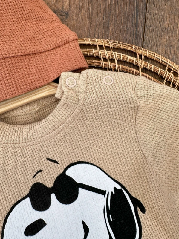 Erkek Bebek Takım Waffle Kumaş Snoopy Baskılı Bereli Omuzdan Çıtçıtlı3lü Bebek Takım