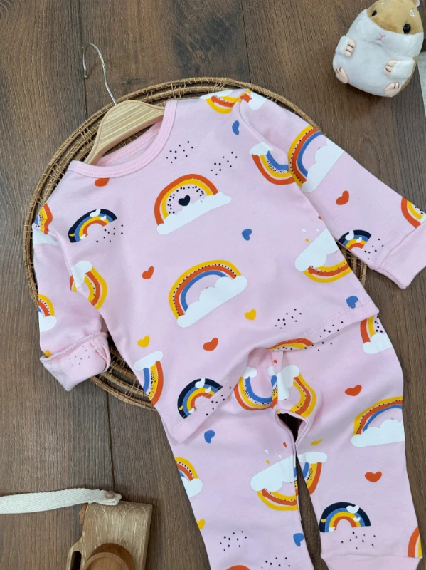 Kız Bebek Pijama Takımı Gökkuşağı Kalp Desenli %100 Pamuk Mevsimlik Bebek-Çocuk Pijama Takımı