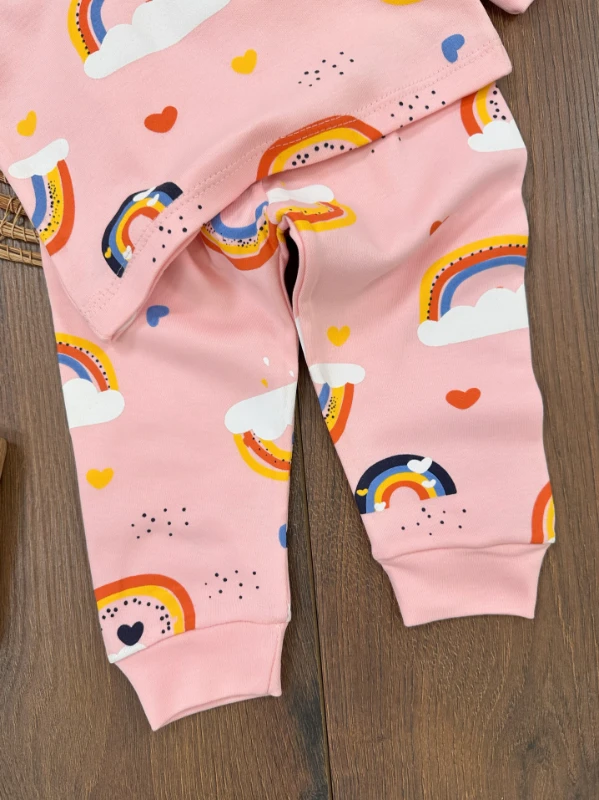 Kız Bebek Pijama Takımı Gökkuşağı Kalp Desenli %100 Pamuk Mevsimlik Bebek-Çocuk Pijama Takımı