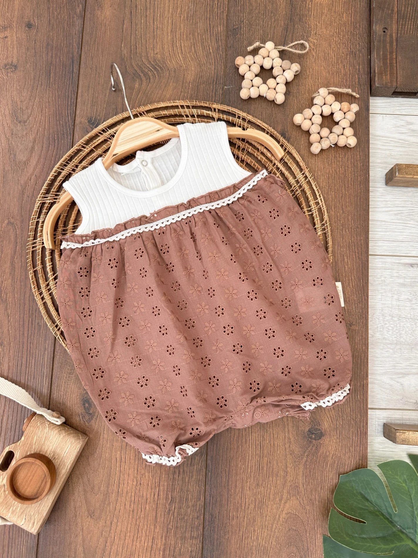 Kız Bebek Tulum Fisto Dantel Detaylı Alttan Çıtçıtlı Yazlık  - KAHVE