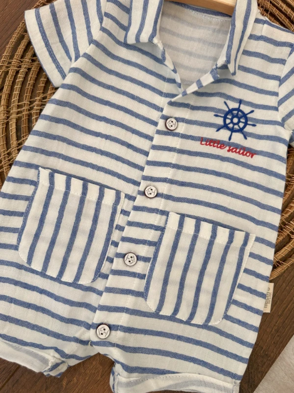 Müslin Dümen Nakışlı Düğmeli Alttan Çıtçıtlı Gemici Yazlık Erkek Bebek Tulum