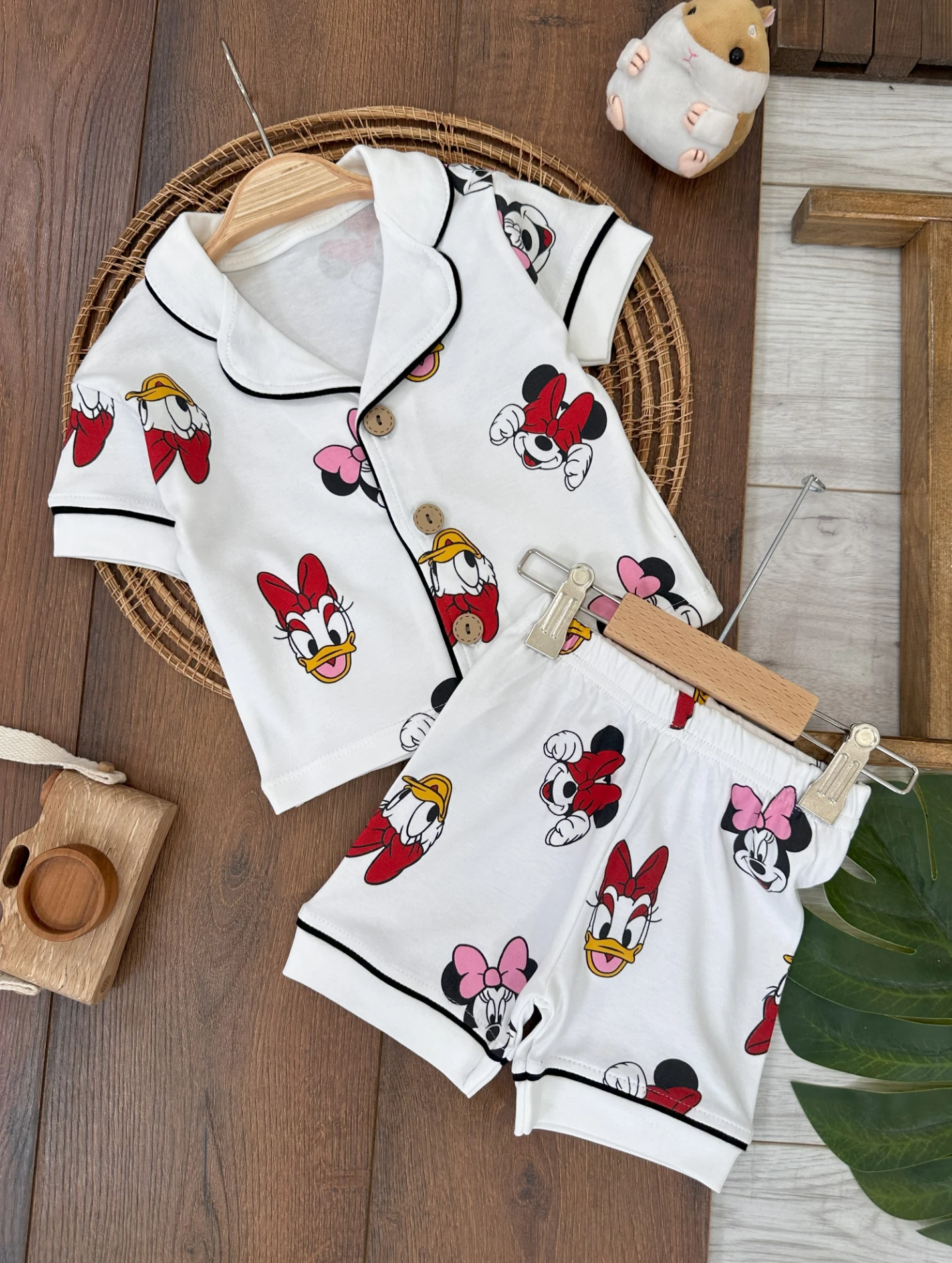 %100 Pamuk Rahat Kalıp Kruvaze Yaka Önden Düğmeli Yazlık Kız Bebek Pijama Takımı - BEYAZ ÖRDEK