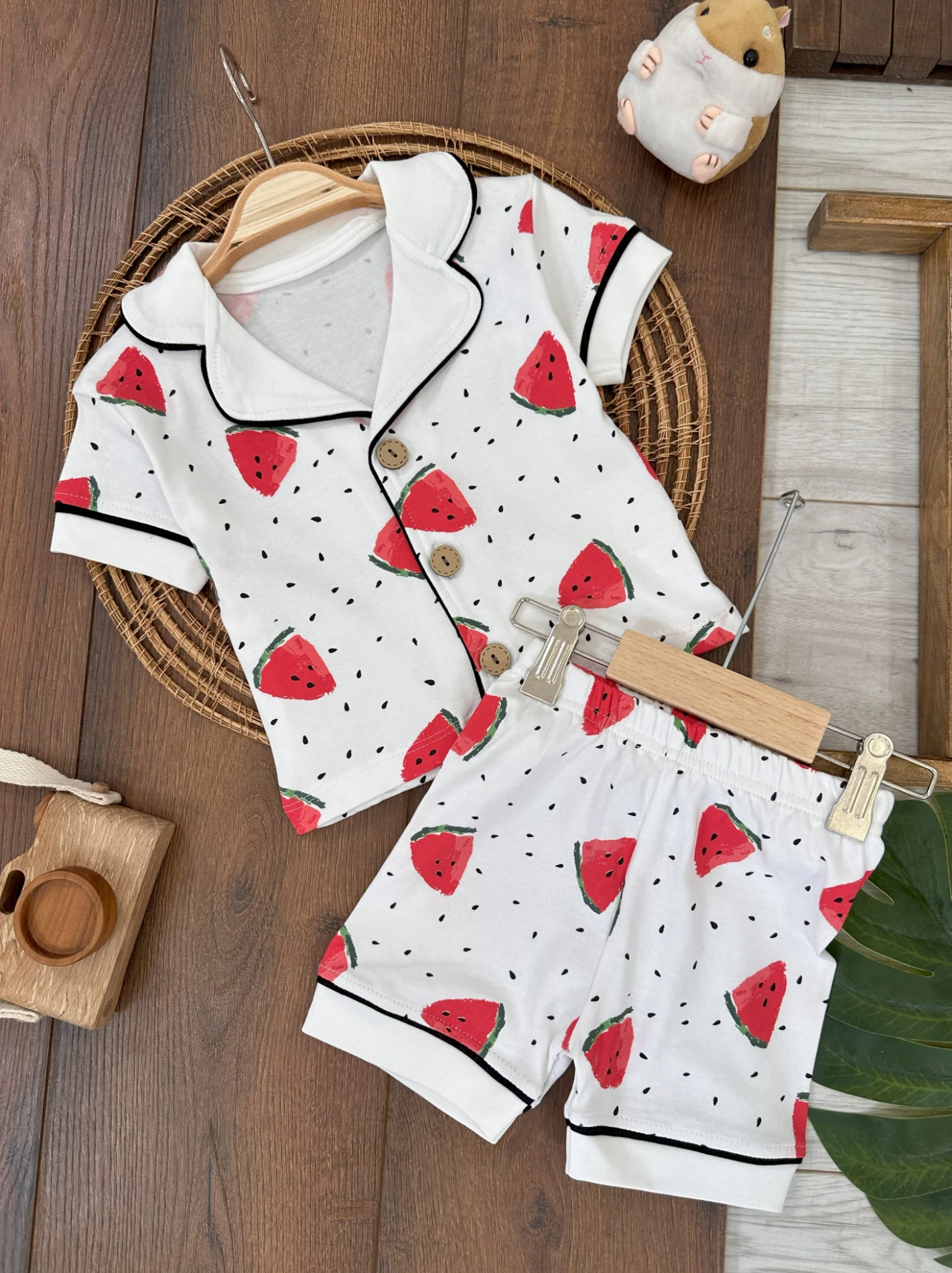 %100 Pamuk Rahat Kalıp Kruvaze Yaka Önden Düğmeli Yazlık Unisex Bebek Pijama Takımı - BEYAZ KARPUZ