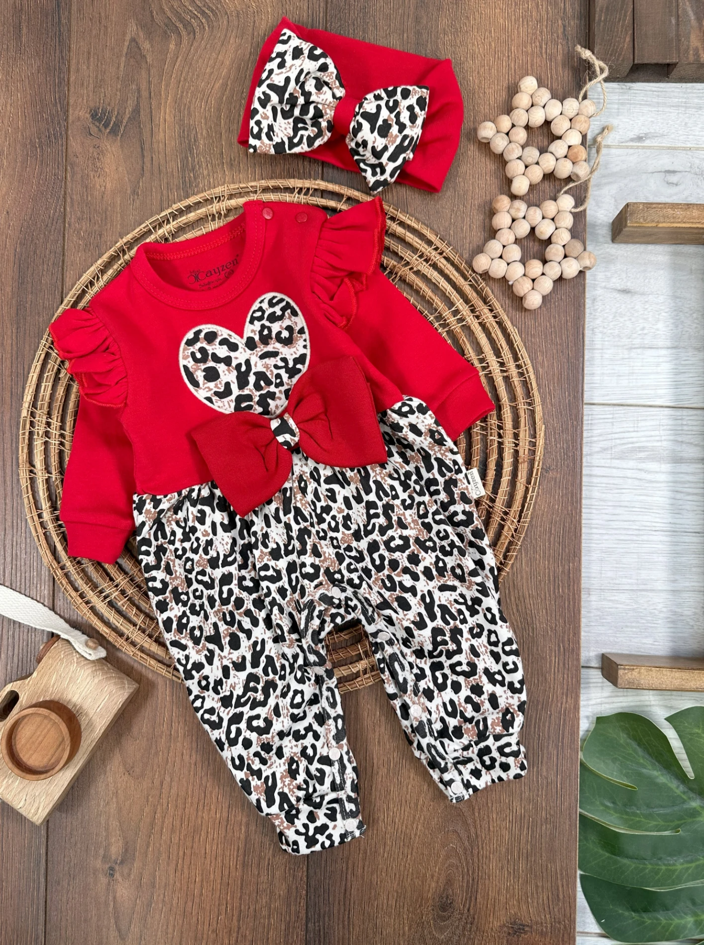 Leopar Desen Badanalı Kalp Detaylı Alttan Çıtçıtlı Kız Bebek Tulum