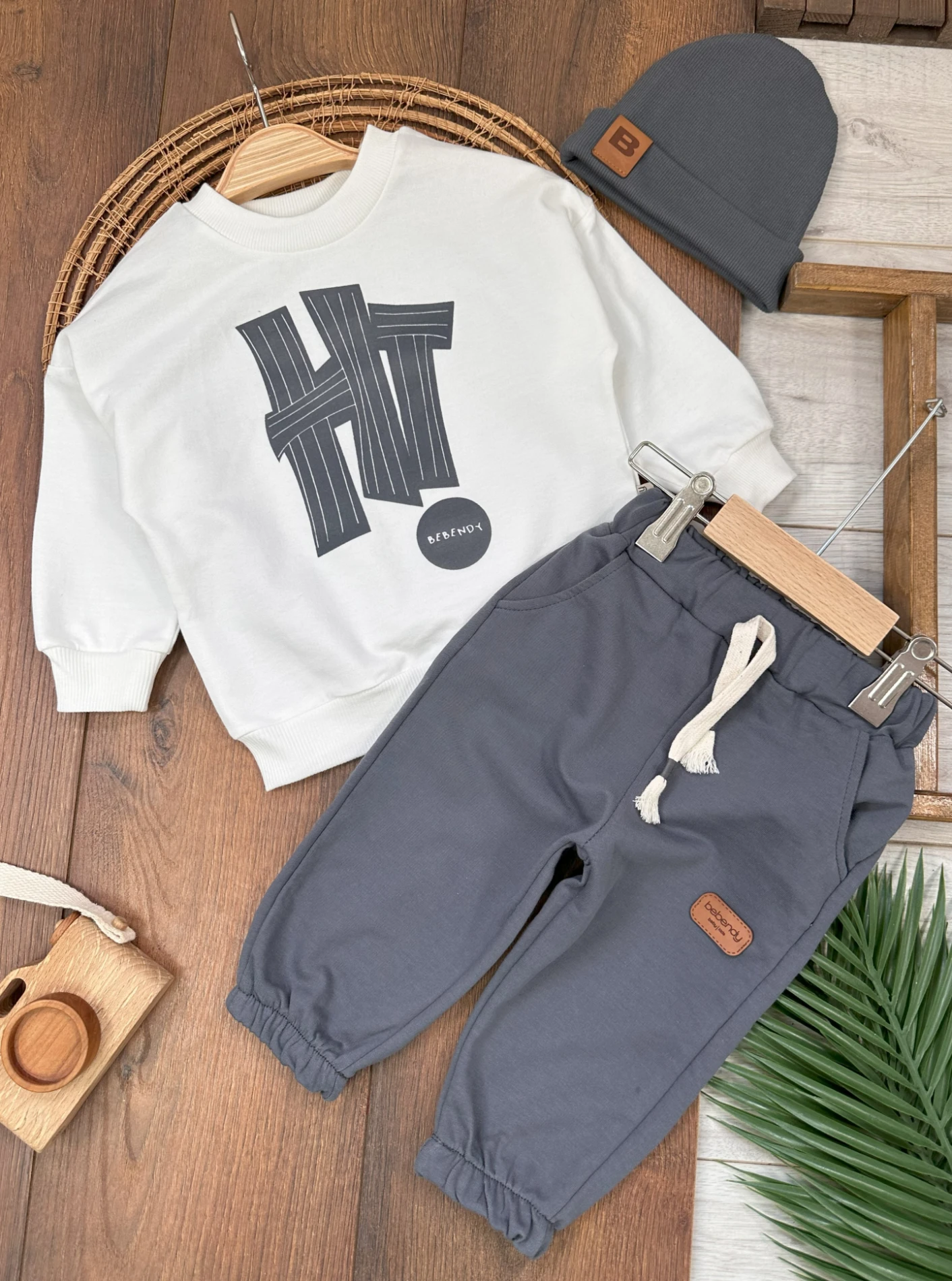 Hi Kabartma Baskılı Bereli Arma Detaylı Oversize (Geniş Kalıp) Erkek Bebek Takım - GRİ