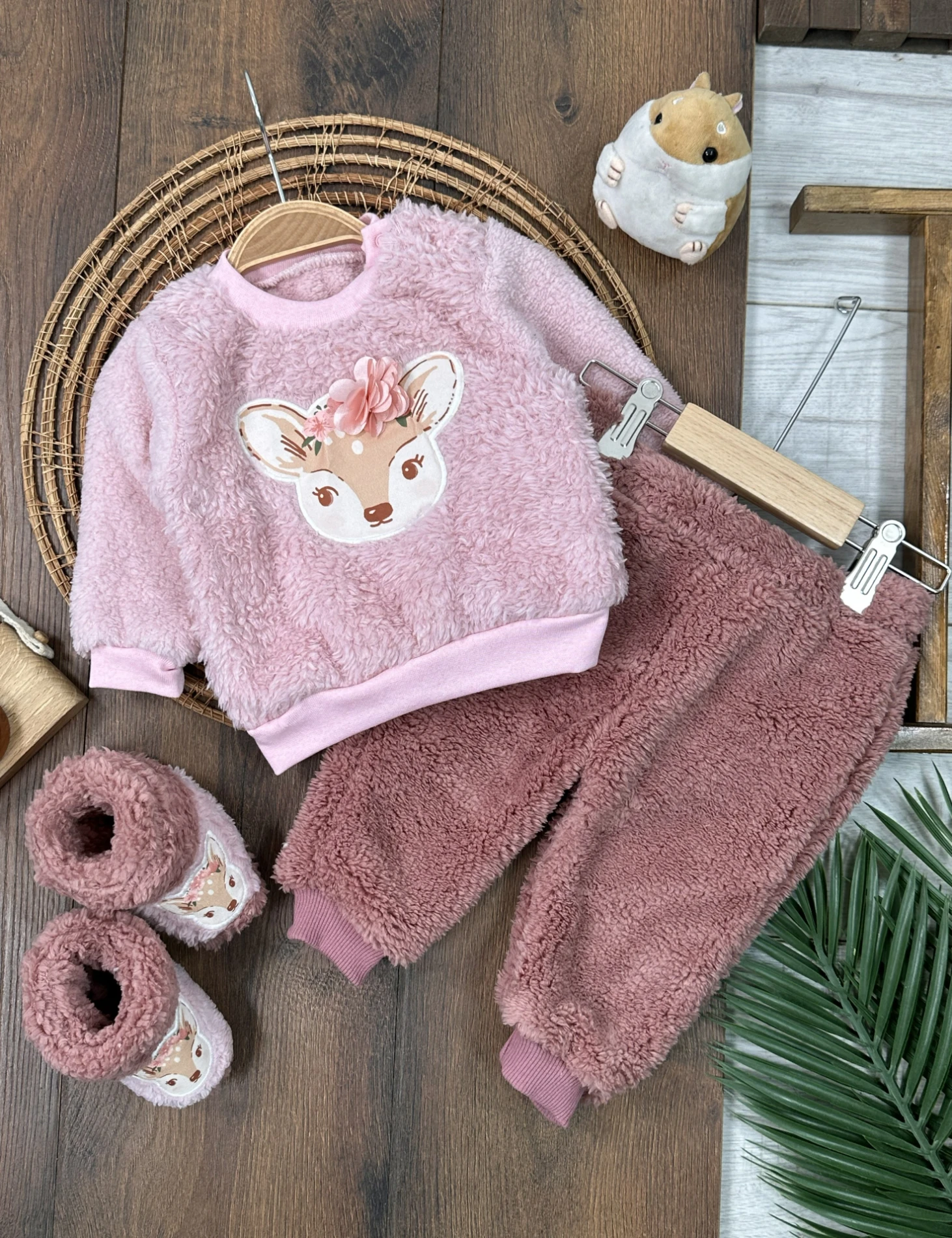 Pelüş Panduflu Geyik Figürlü Omuzdan Çıtçıtlı Kışlık Kız Bebek Takım