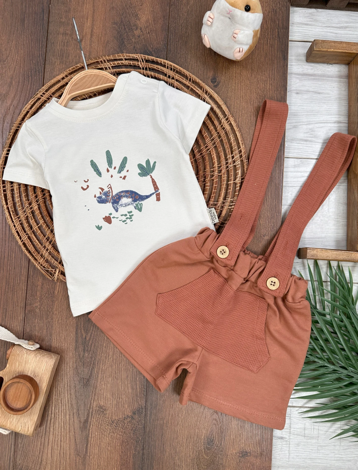 Salopet Dino Baskılı Omuzdan Çıtçıtlı Yazlık Erkek Bebek Takım - KAHVE