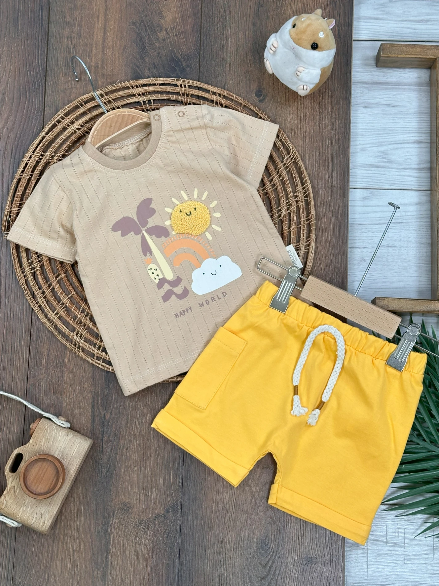 Güneş Nakışlı Omuzdan Çıtçıtlı Badi Bermuda Şortlu Yazlık Erkek Bebek Takım - SARI