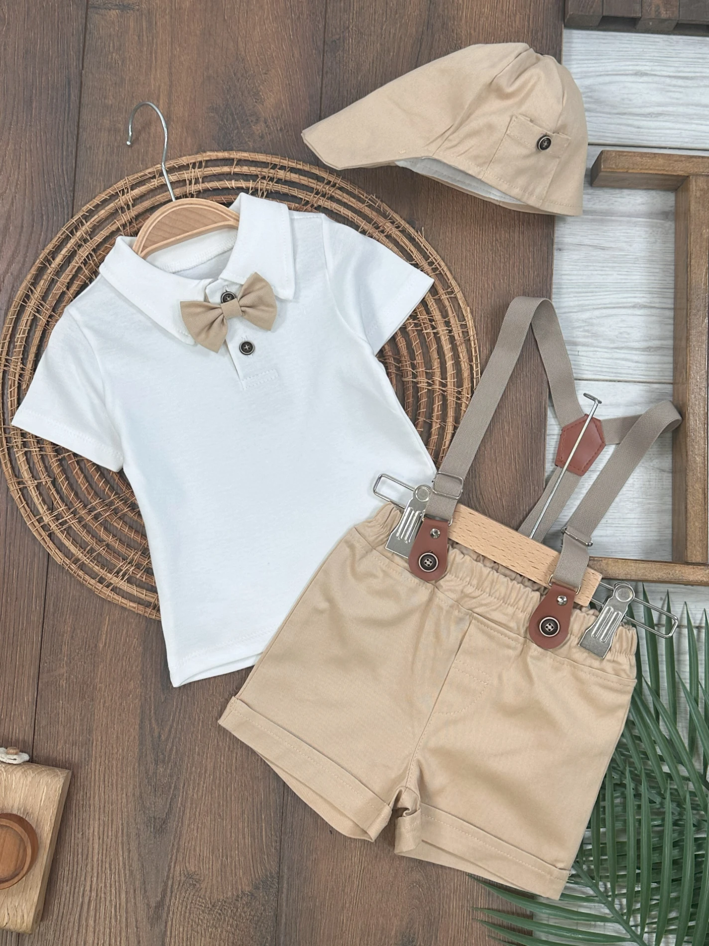Askı Kemerli Şapkalı Papyonlu Likralı Şort Polo Yaka Badi 5li Yazlık Erkek Bebek Takım - BEJ