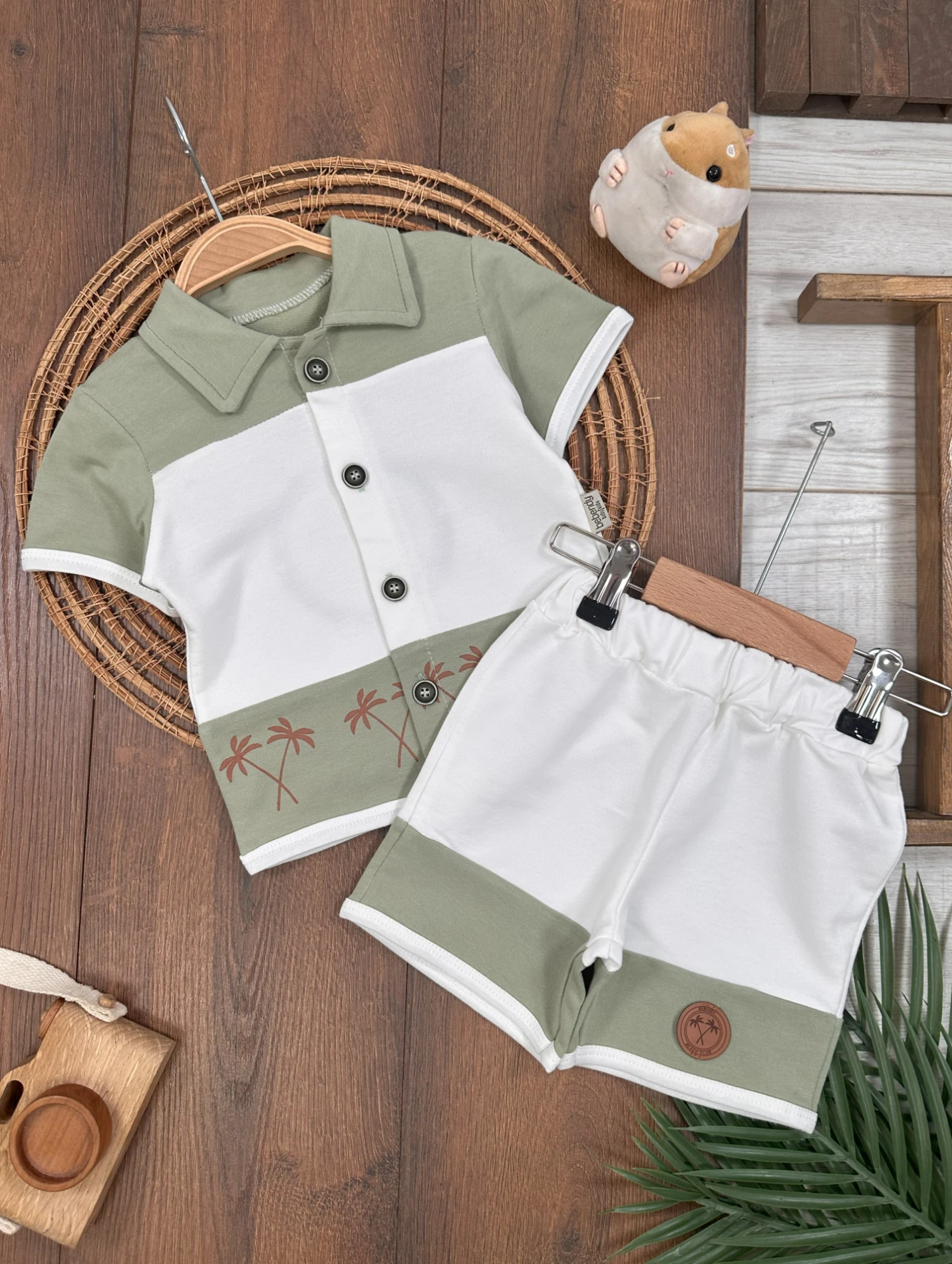 Hawaii Polo Yaka Önden Düğmeli Arma Detaylı Yazlık Erkek Bebek Takım - YEŞİL