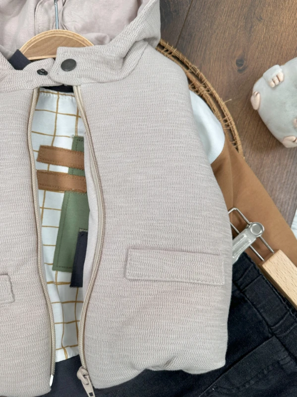 Şişme Yelek Kapüşonlu Fermuarlı Ekose Sweatshirt Likralı Kot Pantolon 3lü Erkek Bebek Takım