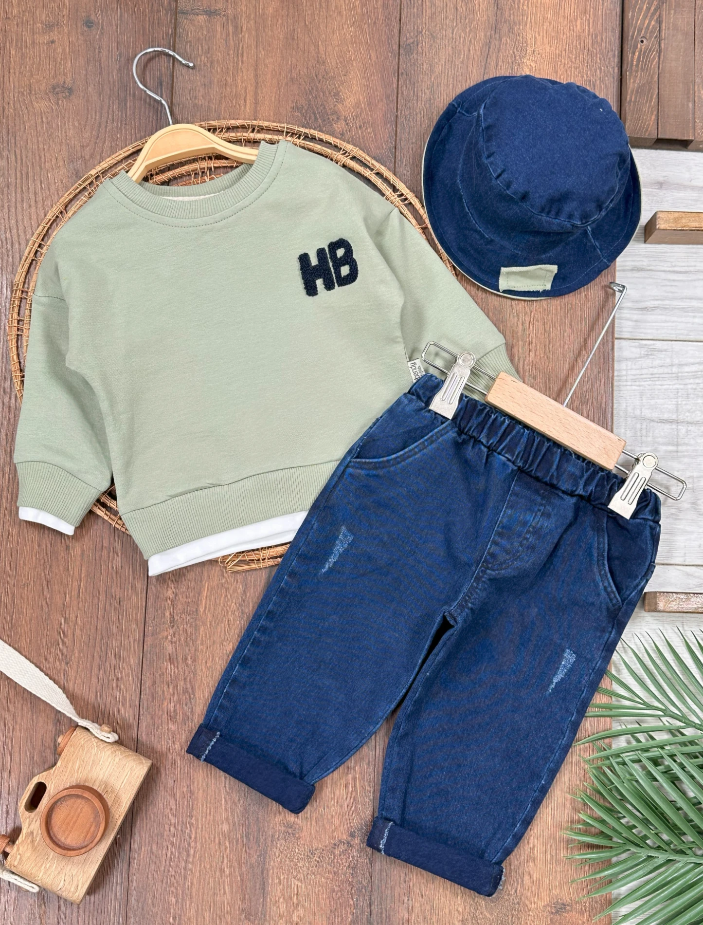 Likralı Kot Pantolon Çift Taraflı Şapka NakışlıSweatshirt 3lü Erkek Bebek/Çocuk Takım - YEŞİL