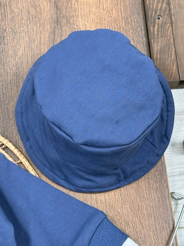 Likralı Kot Pantolon Çift Taraflı Şapka NakışlıSweatshirt 3lü Erkek Bebek/Çocuk Takım