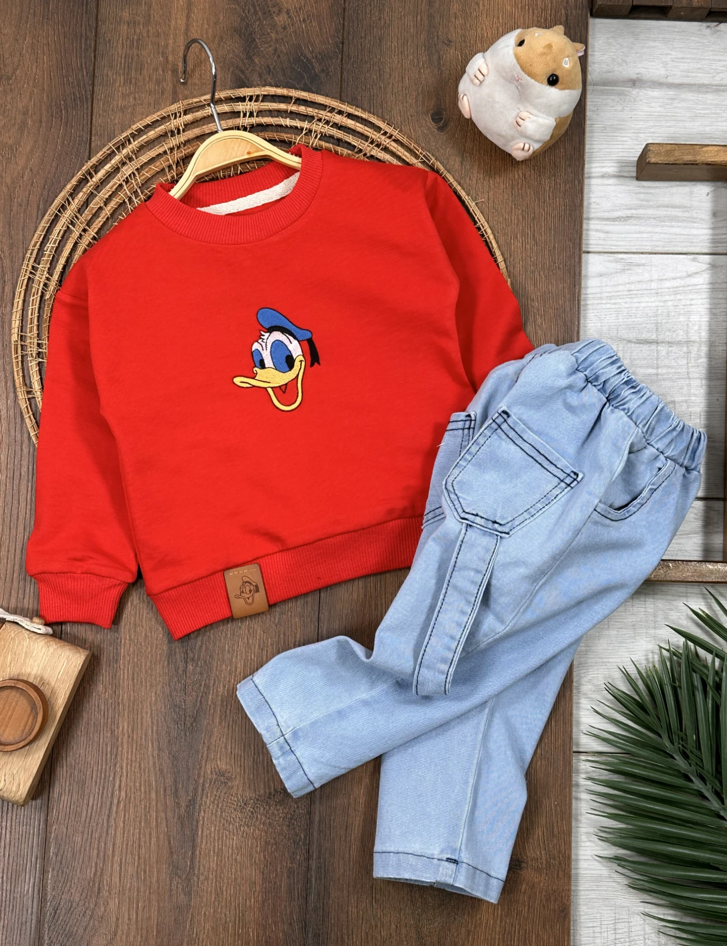 Nakışlı Arma Detaylı Likralı Kot Pantolon Erkek Bebek/Çocuk Takım - KIRMIZI