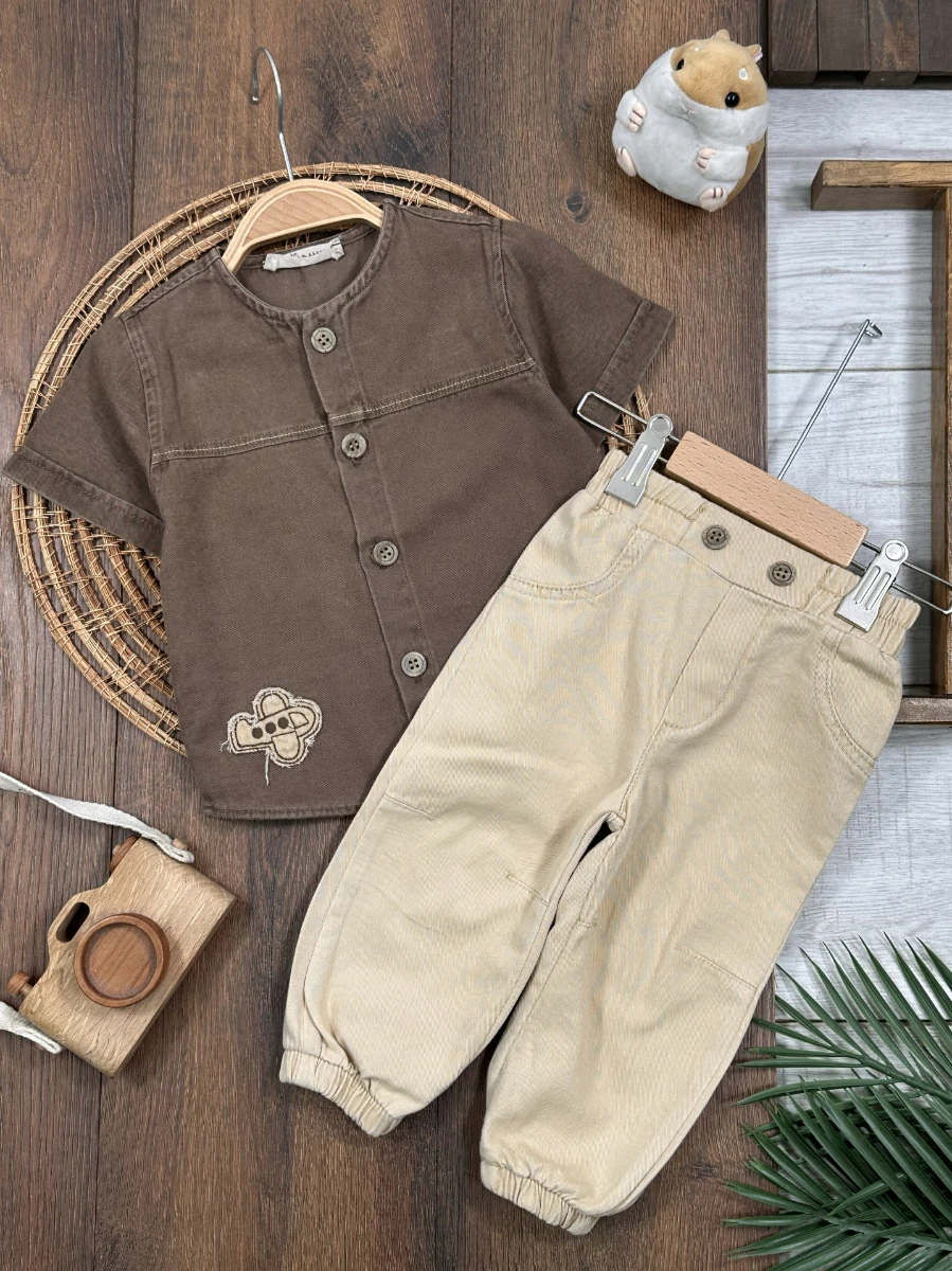 Tayyare Nakışlı Keten Önden Düğmeli Yazlık Erkek Bebek Takım - KAHVE