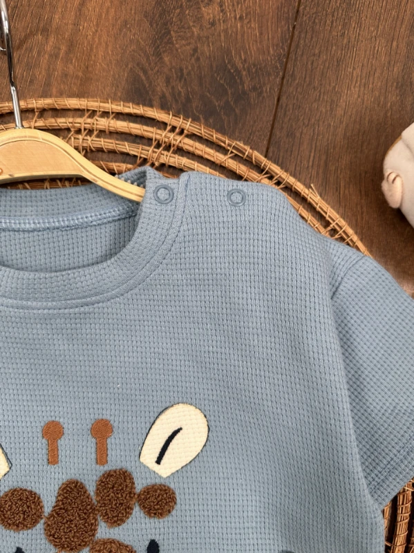 Waffle Nakışlı Omuzdan Çıtçıtlı Yazlık Erkek Bebek Takım - MAVİ