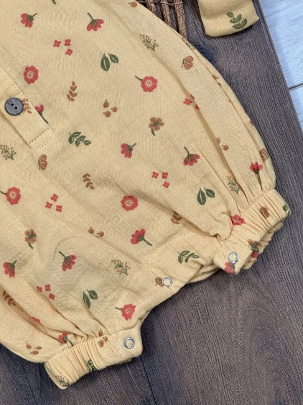 Müslin Çiçek Baskılı Bandanalı Düğmeli Alttan Çıtçıtlı Yazlık Kız Bebek Tulum - SARI