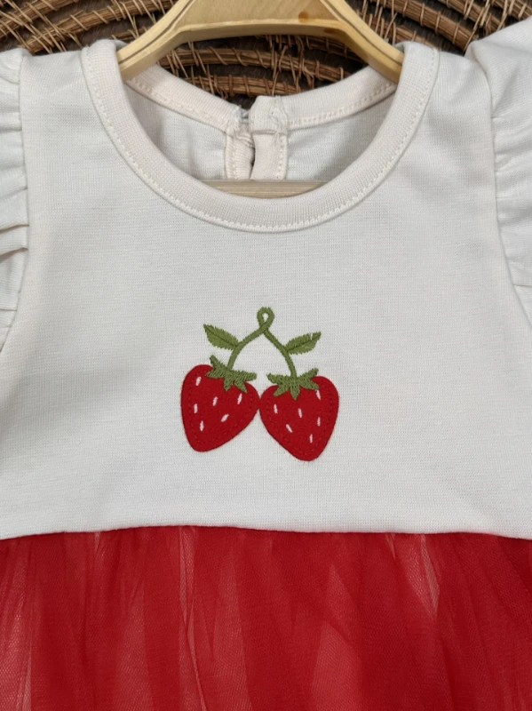 Çilek Nakışlı Tütü Etekli Omuzdan Fırfırlı Alttan Çıtçıtlı Yazlık Kız Bebek Elbise - KIRMIZI