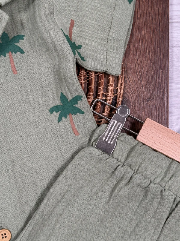 Müslin Palmiye Baskılı Safari Şapkalı Düğmeli Şortlu Yazlık Erkek Bebek/Çocuk Takım - YEŞİL