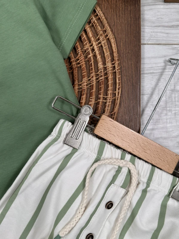 Çizgili Düğme Detaylı Omuzdan Çıtçıtlı Yazlık Erkek Bebek Takım - YEŞİL