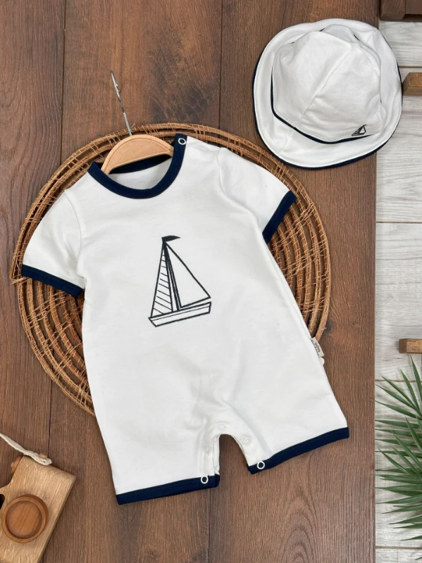 Yelken Nakışlı Şapkalı Çıtçıtlı Yazlık Erkek Bebek Tulum - BEYAZ