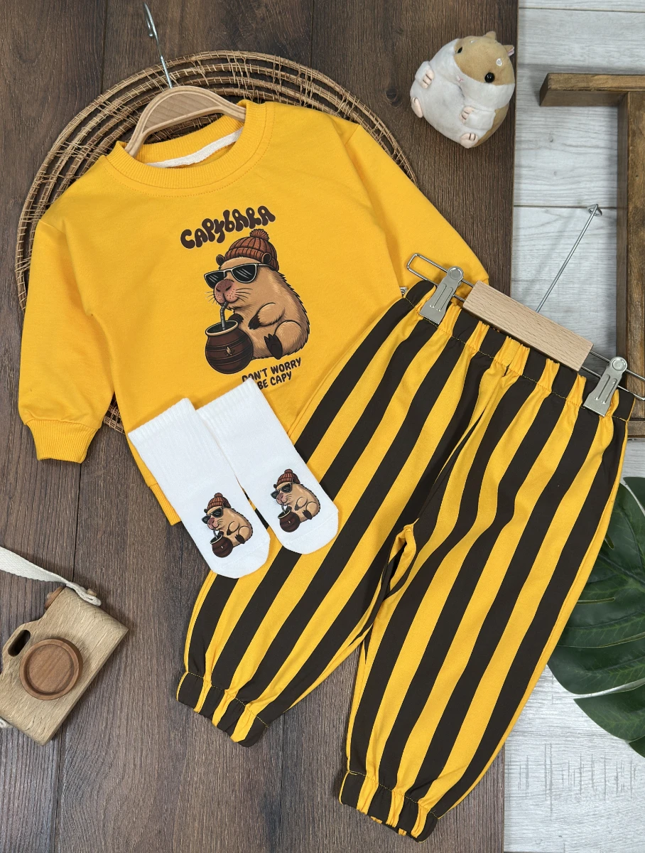 Çizgili Pantolon Capibara Baskılı Sweatshirt Çoraplı Mevsimlik 3lü Erkek Bebek/Çocuk Takım - HARDAL