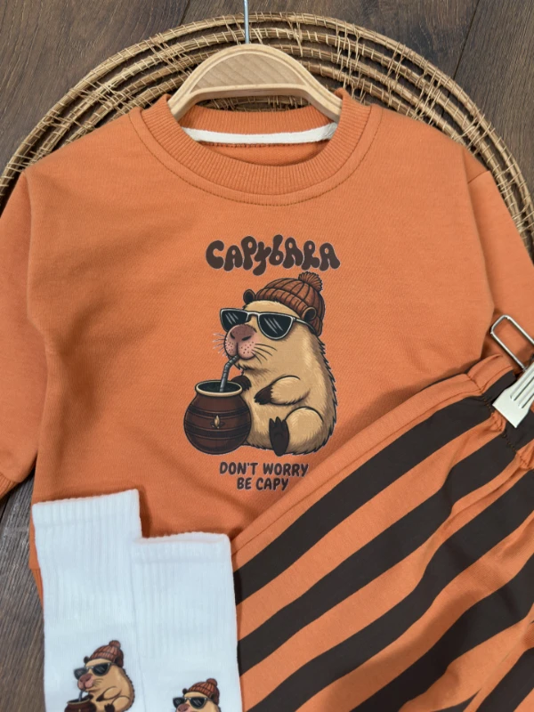 Çizgili Pantolon Capibara Baskılı Sweatshirt Çoraplı Mevsimlik 3lü Erkek Bebek/Çocuk Takım - TARÇIN