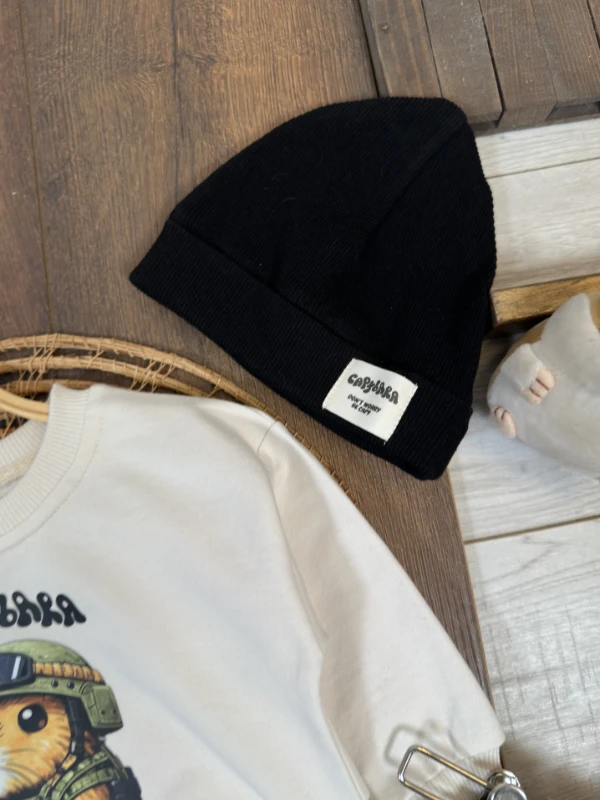 Çizgili Pantolon Capybara Baskılı Sweatshirt Çoraplı Bereli Mevsimlik 4lü Erkek Bebek/Çocuk Takım - SİYAH